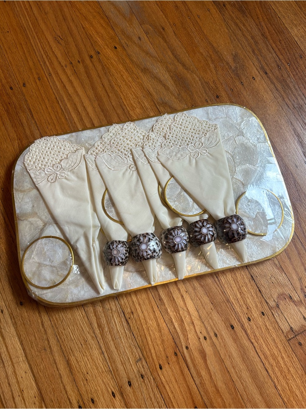 Capiz Shell Table Setting Set